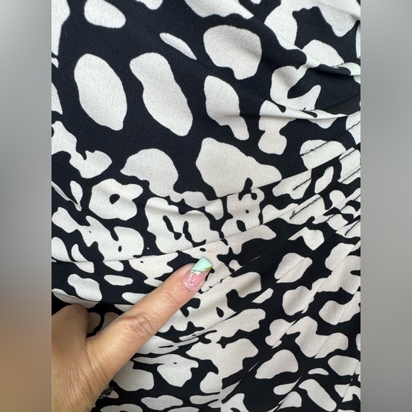 Calvin Klein Black and Cream Long Sleeve Dress Size 4 - Picture 14 of 14